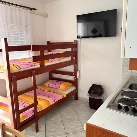 ויר Apartments Kristina מראה חיצוני תמונה