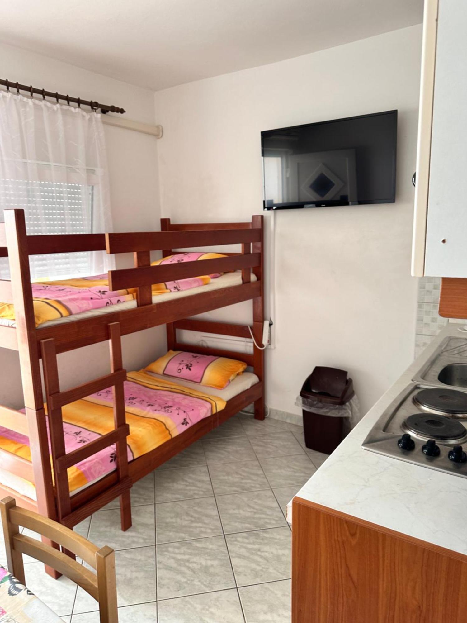 ויר Apartments Kristina מראה חיצוני תמונה