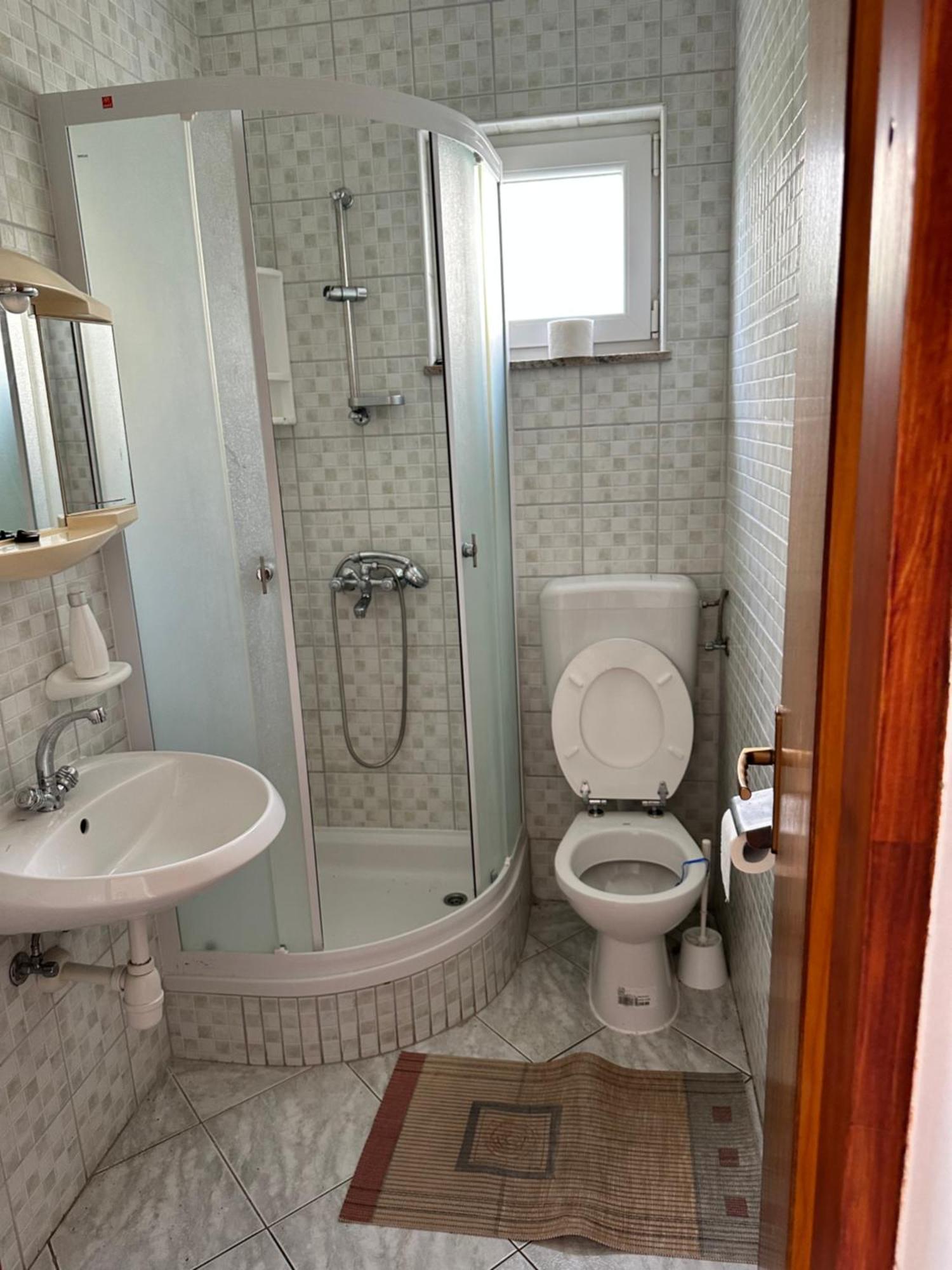 ויר Apartments Kristina מראה חיצוני תמונה