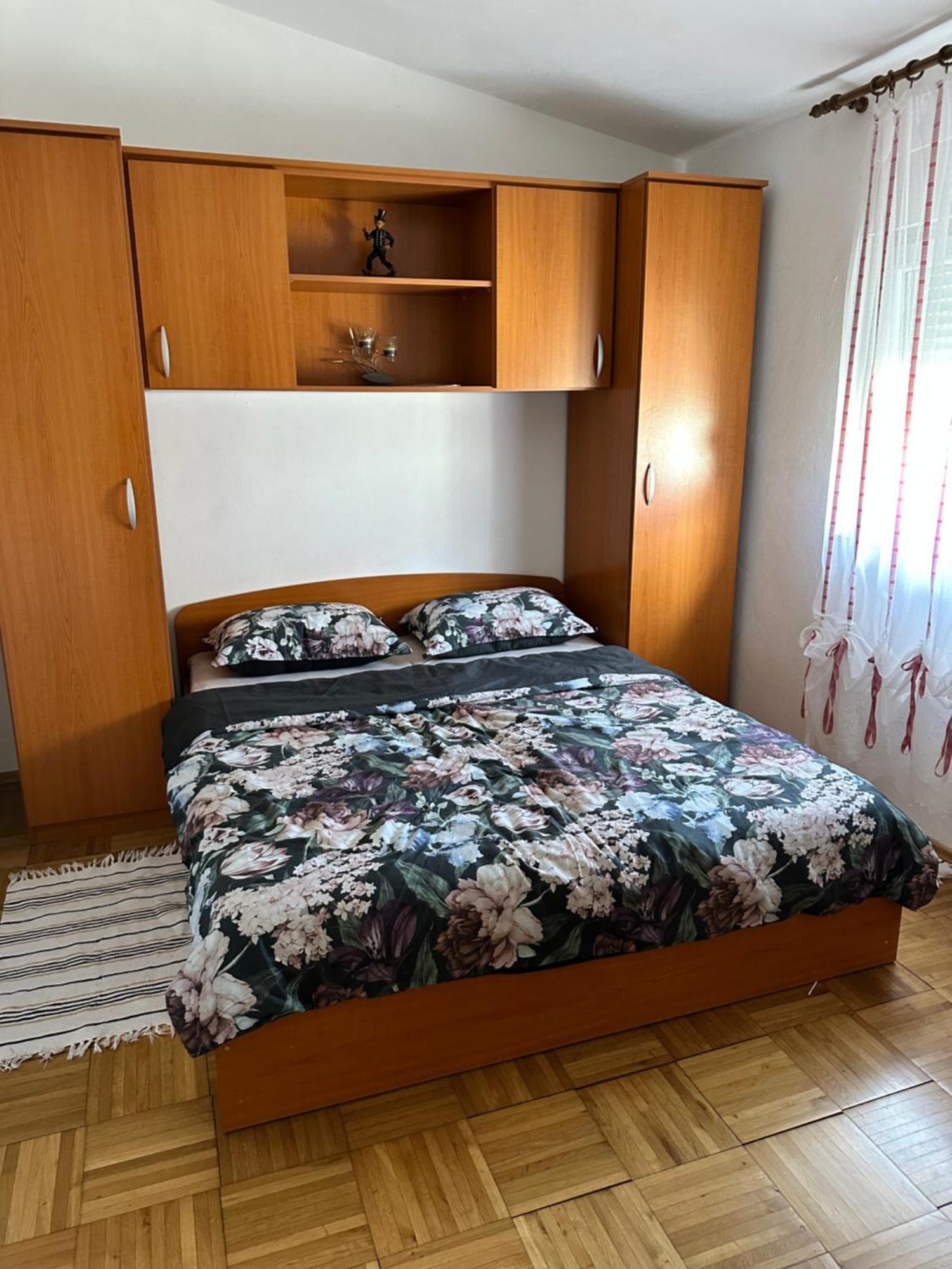 ויר Apartments Kristina מראה חיצוני תמונה