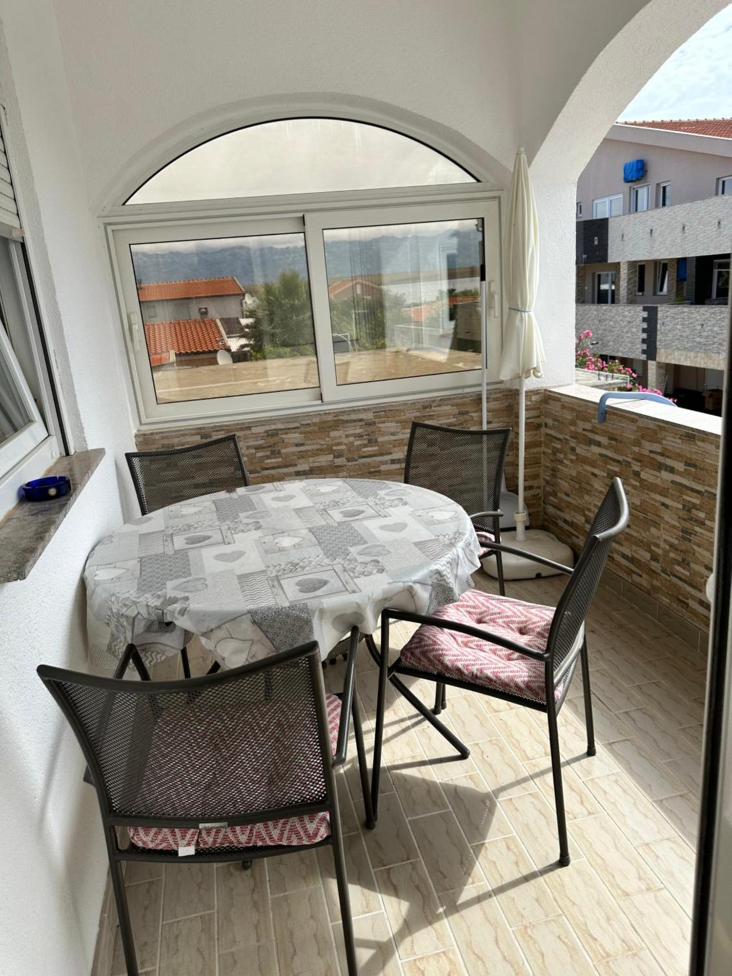 ויר Apartments Kristina מראה חיצוני תמונה
